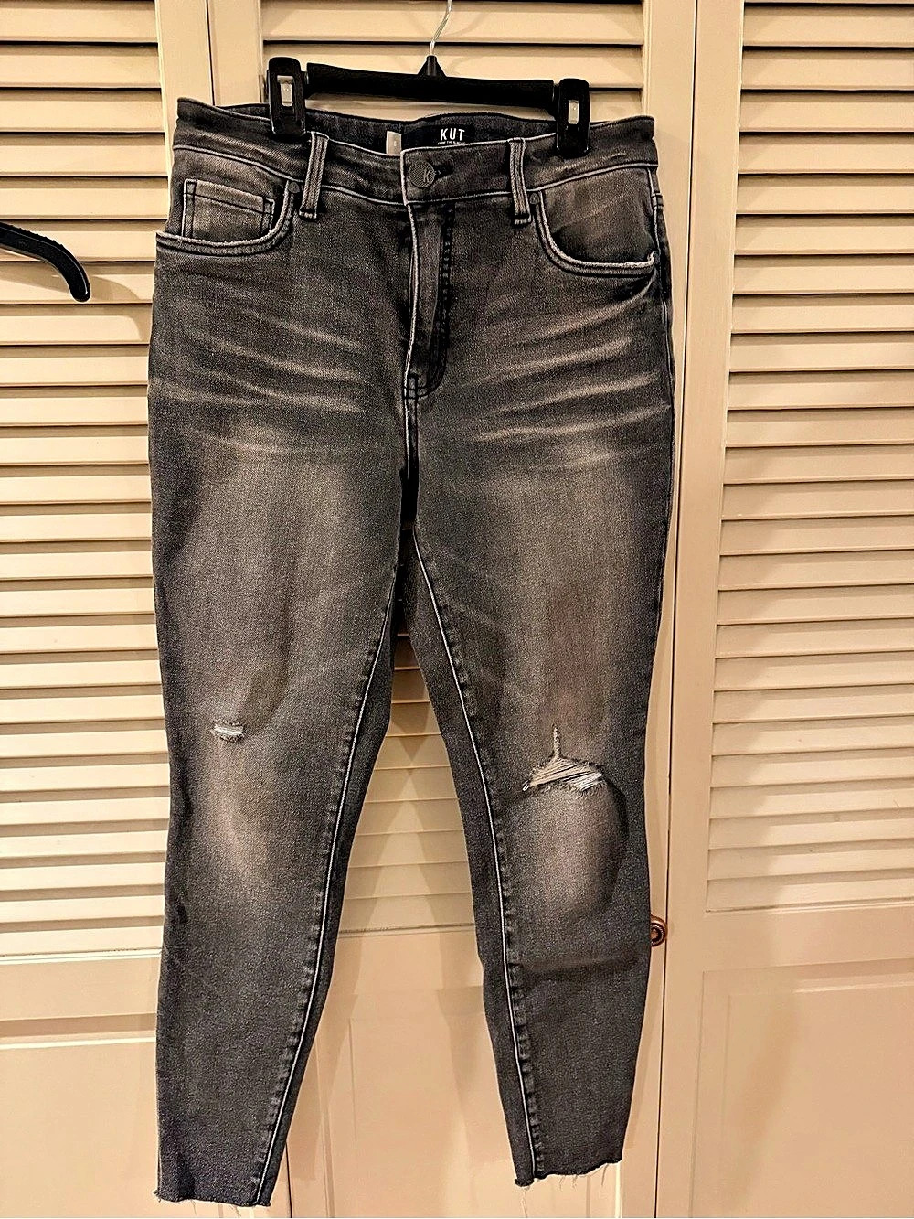Kut from the Kloth Mia Distressed Skinny Jeans in Gray Waist 6